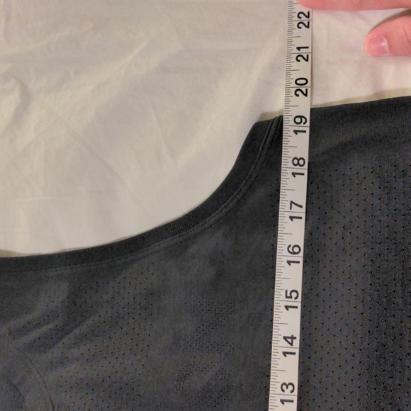 Lululemon Breeze By Muscle Crop Tank *lululemon Black / Black size 10 - Picture 6 of 7